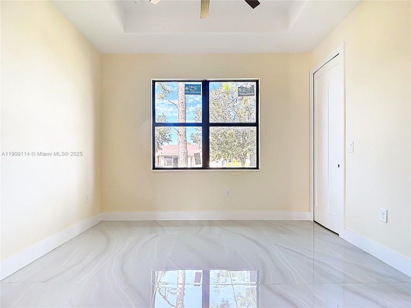 Spacious, unfurnished interior of a new home in , Lehigh Acres (Image 38).