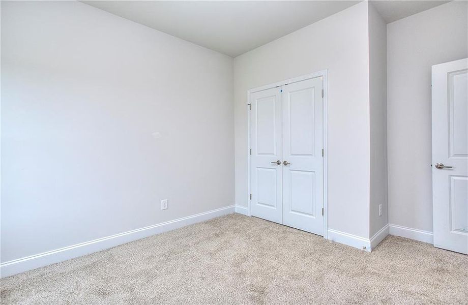 Spacious, unfurnished interior of a new home in , Homer (Image 28).