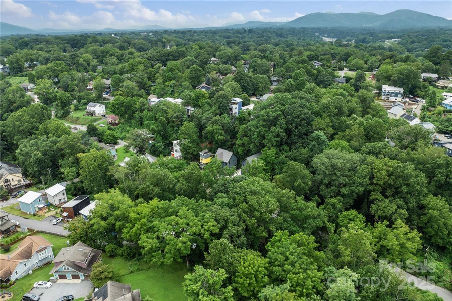 Image 34 of a home in .