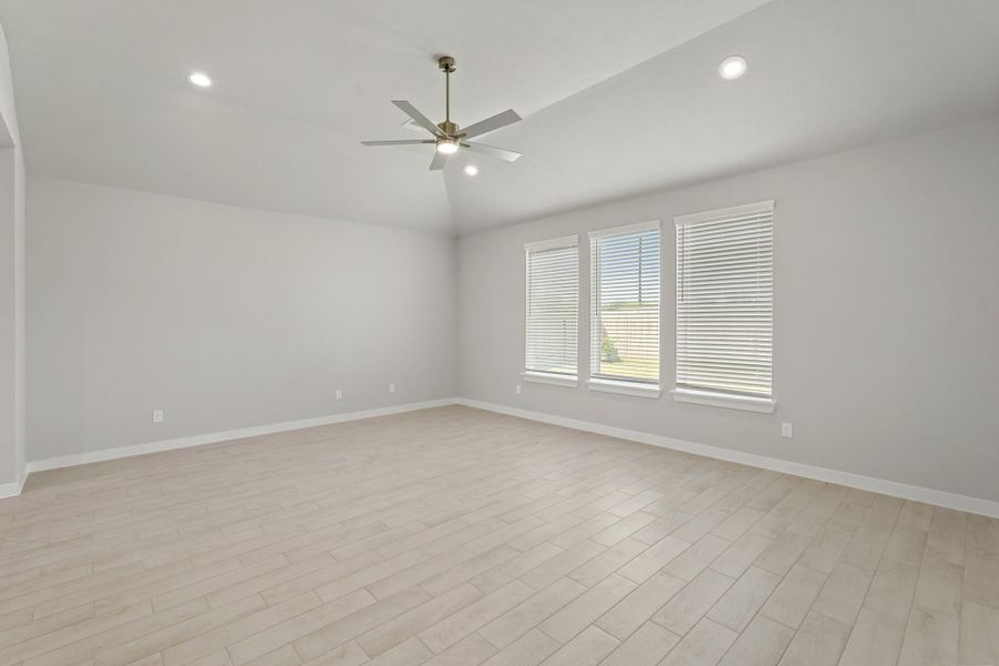 Spacious, unfurnished interior of a new home in Briarwood Crossing, Rosenberg (Image 26). Spacious, unfurnished interior of a new home in Briarwood Crossing, Rosenberg (Image 26).