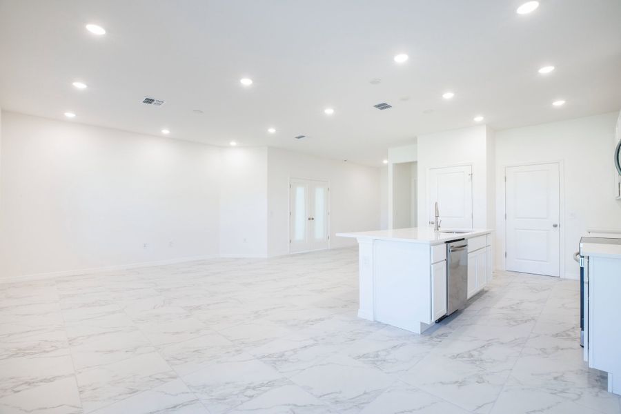 Representative unfurnished interior of a home built from the Clearwater by Maronda Homes in Vero Lake Estates, Vero Beach (Image 11).