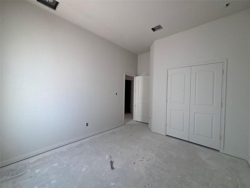 Spacious, unfurnished interior of a new home in The Colony 50s, Cedar Creek (Image 12).