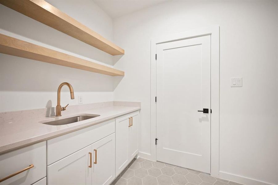 Close-up of interior finishes inside a home in , Dallas (Image 21).