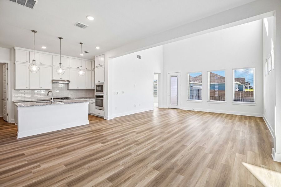 Spacious, unfurnished interior of a new home in Easton Park, Austin (Image 20). Spacious, unfurnished interior of a new home in Easton Park, Austin (Image 20).