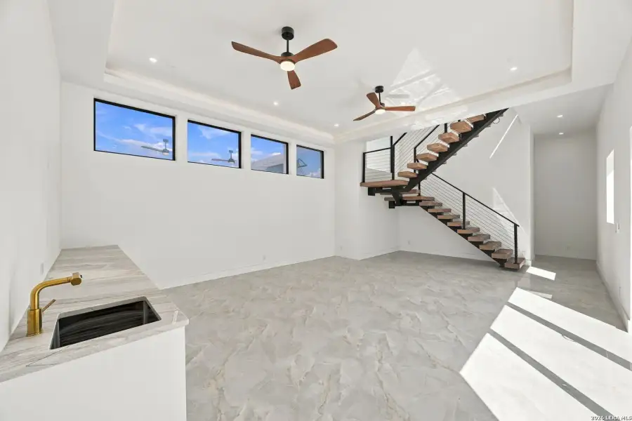 Spacious, unfurnished interior of a new home in , San Antonio (Image 111).