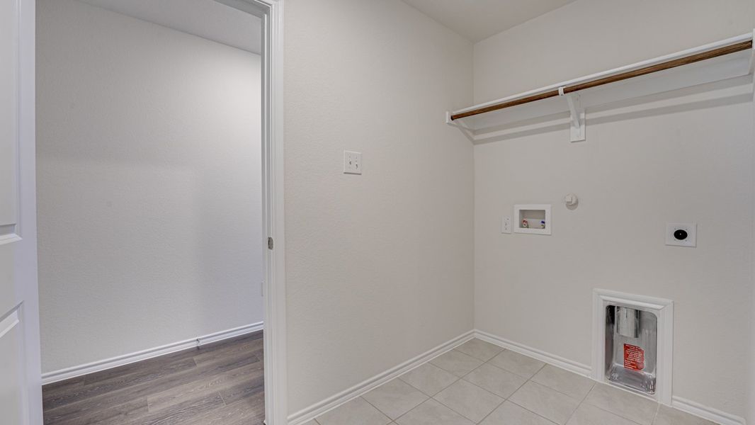 Spacious, unfurnished interior of a new home in Blackhawk, Tucson (Image 24). Spacious, unfurnished interior of a new home in Blackhawk, Tucson (Image 24).