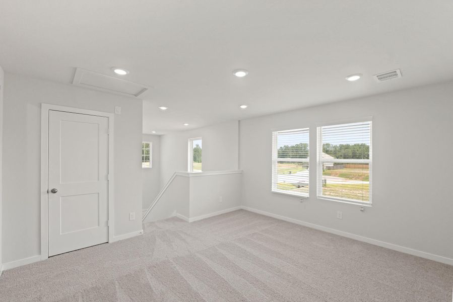 Spacious, unfurnished interior of a new home in Sherwood Glen, Conroe (Image 14). Spacious, unfurnished interior of a new home in Sherwood Glen, Conroe (Image 14).