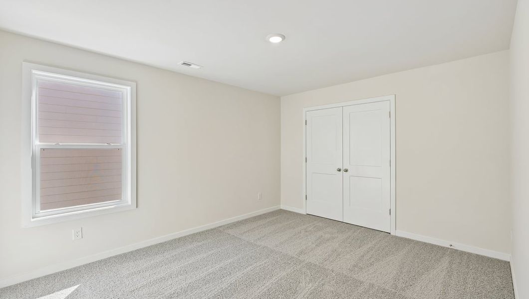 Spacious, unfurnished interior of a new home in Oak Grove Hill, Huntersville (Image 29).