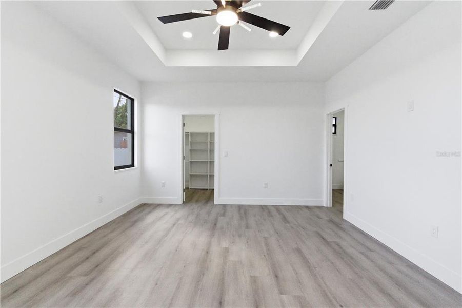 Spacious, unfurnished interior of a new home in , Pinellas Park (Image 22).