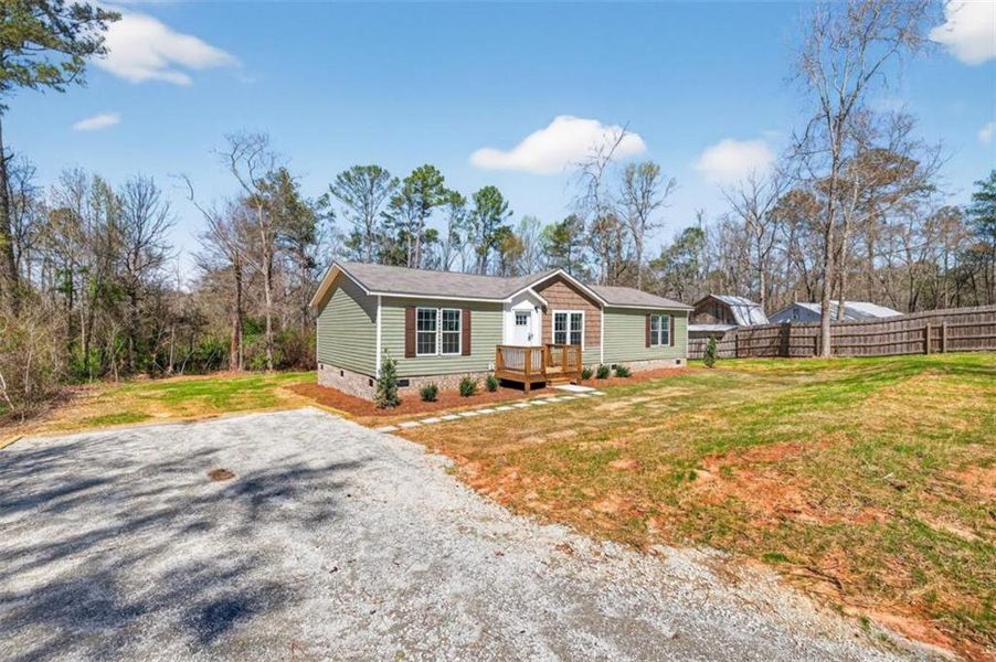 Exterior details and patio area of a home in , Oxford (Image 16).
