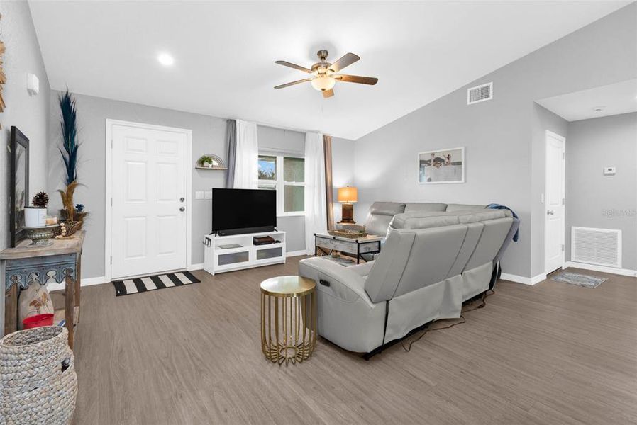 Furnished interior view inside a new home in , Arcadia (Image 18).
