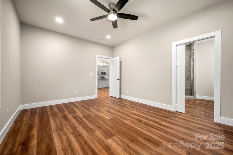Spacious, unfurnished interior of a new home in , Hendersonville (Image 12).