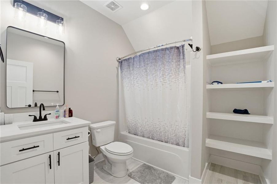 Furnished interior view inside a new home in , Jasper (Image 56).