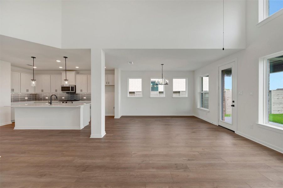Spacious, unfurnished interior of a new home in Legacy - Retreat Collection, League City (Image 16). Spacious, unfurnished interior of a new home in Legacy - Retreat Collection, League City (Image 16).