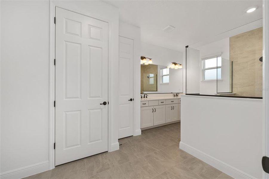 Furnished interior view inside a new home in , Ocala (Image 9).