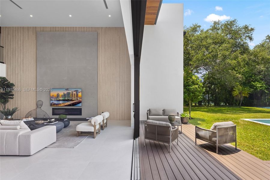 Exterior details and patio area of a home in , Pinecrest (Image 28).