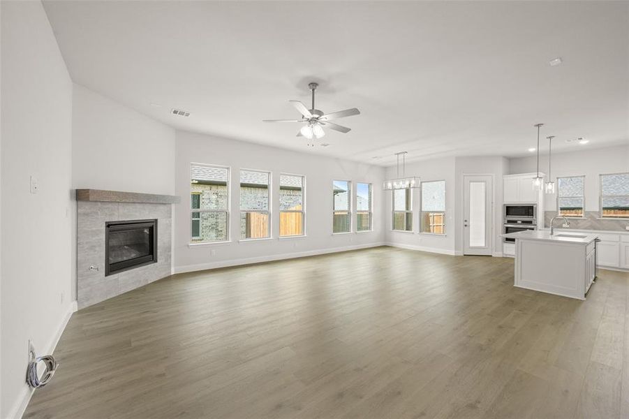 417 Daybreak- Dining-1 417 Daybreak- Dining-1