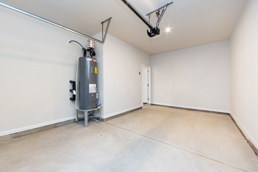 Spacious, unfurnished interior of a new home in Fifteen 15 Cannon, Charlotte (Image 34).