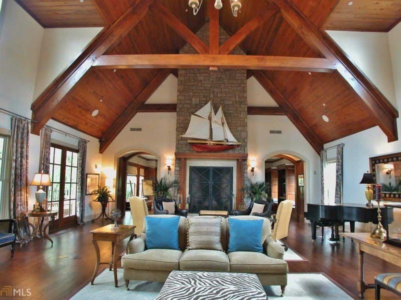 Image 34 of a home in .