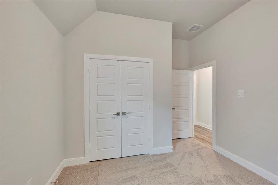 Spacious, unfurnished interior of a new home in Creekshaw – Gardens, Royse City (Image 34). Spacious, unfurnished interior of a new home in Creekshaw – Gardens, Royse City (Image 34).