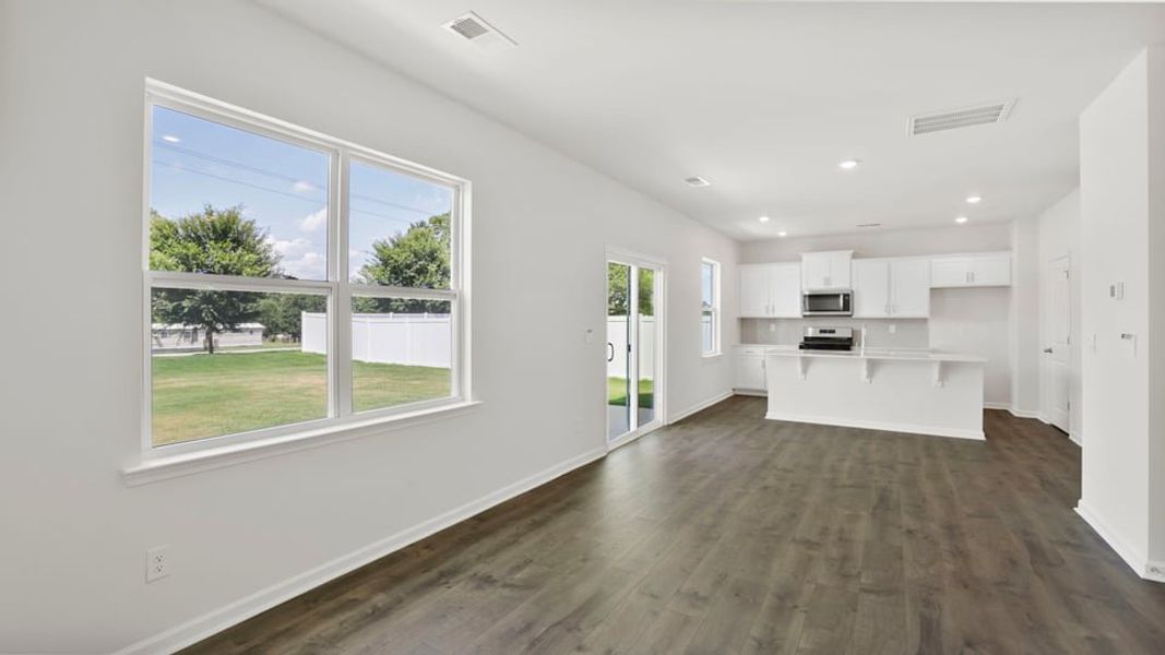 Spacious, unfurnished interior of a new home in Durbin Meadows Traditions, Fountain Inn (Image 24).