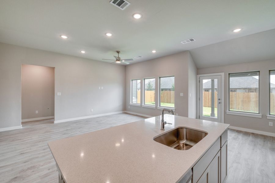 Spacious, unfurnished interior of a new home in Prairie Winds, Hutto (Image 15).