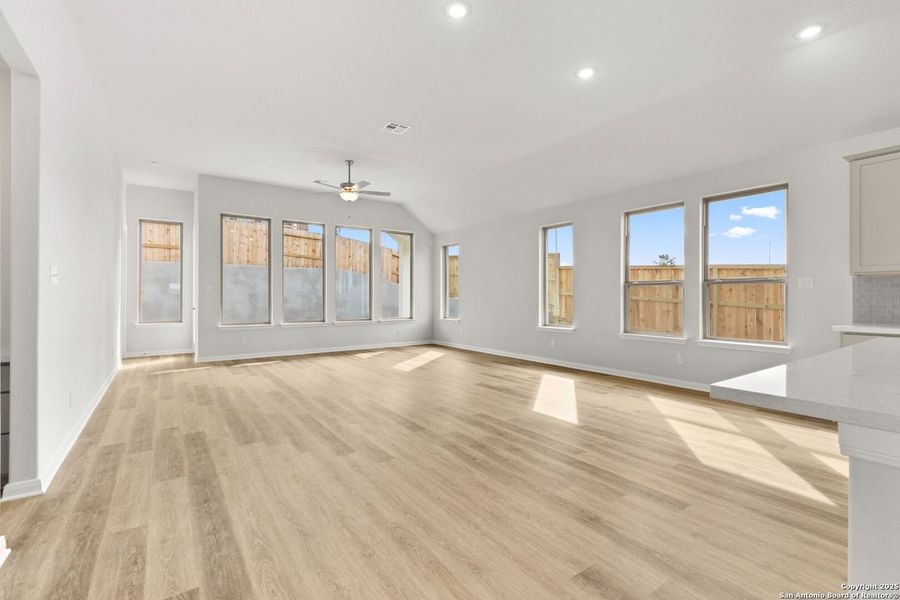 Spacious, unfurnished interior of a new home in Homestead, Schertz (Image 20).