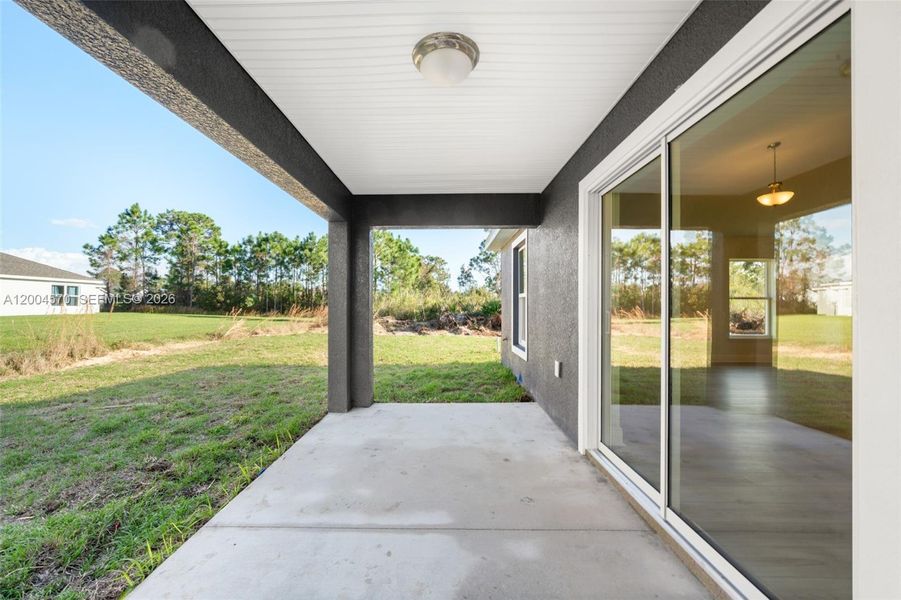 Exterior details and patio area of a home in , Sebring (Image 17).