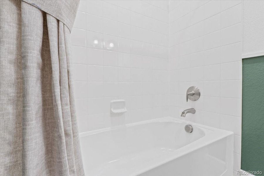 Image 25 of a home in Gateway Commons.