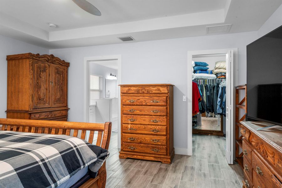 Furnished interior view inside a new home in , Port St. Lucie (Image 12).