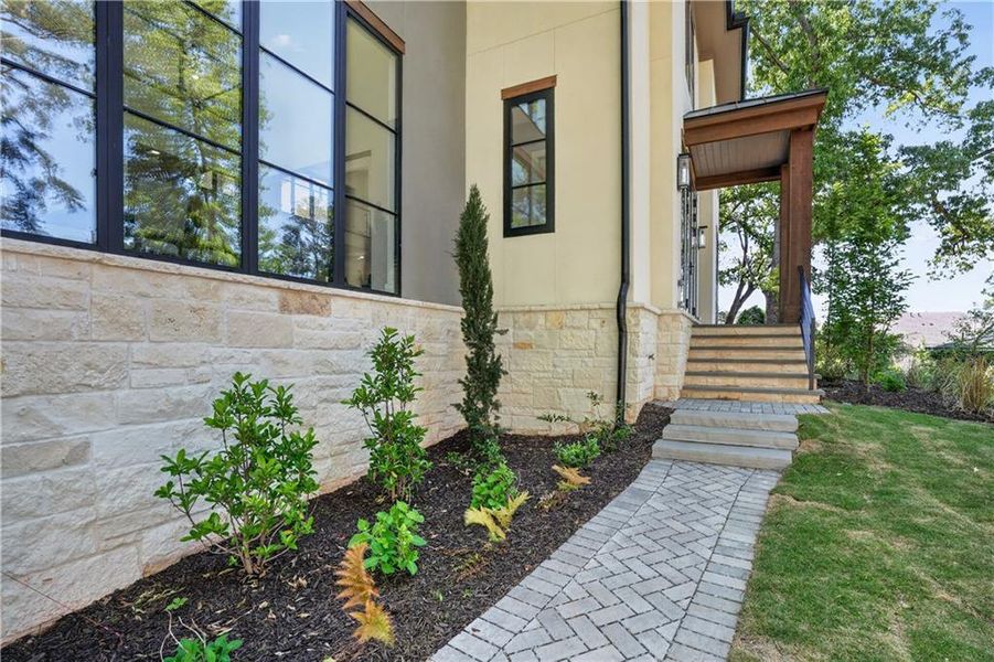 Exterior details and patio area of a home in , Alpharetta (Image 33).
