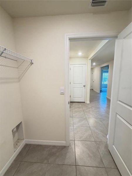 Spacious, unfurnished interior of a new home in Deer Path, Ocala (Image 34).