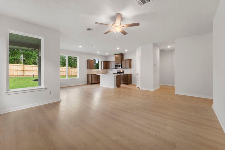 Spacious, unfurnished interior of a new home in Rockbridge East, Huntsville (Image 9). Spacious, unfurnished interior of a new home in Rockbridge East, Huntsville (Image 9).