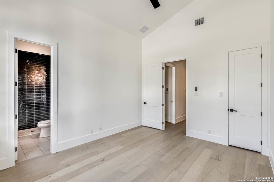 Spacious, unfurnished interior of a new home in , San Antonio (Image 26). Spacious, unfurnished interior of a new home in , San Antonio (Image 26).