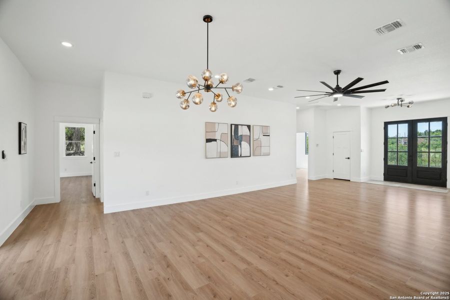 Spacious, unfurnished interior of a new home in , Canyon Lake (Image 21). Spacious, unfurnished interior of a new home in , Canyon Lake (Image 21).