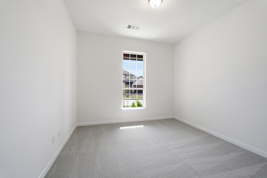 Spacious, unfurnished interior of a new home in Sonoma Verde, Heath (Image 21).