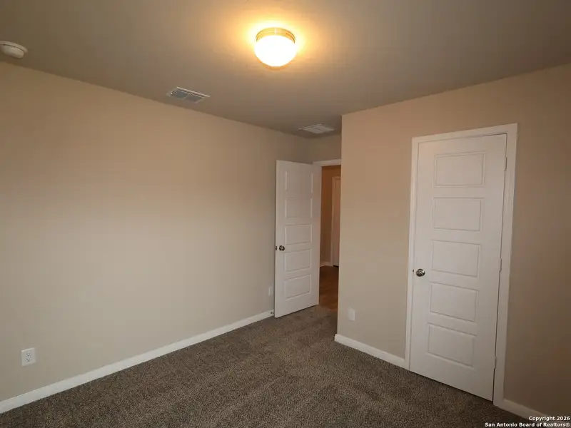 Spacious, unfurnished interior of a new home in Meadows at Clear Springs, New Braunfels (Image 25).