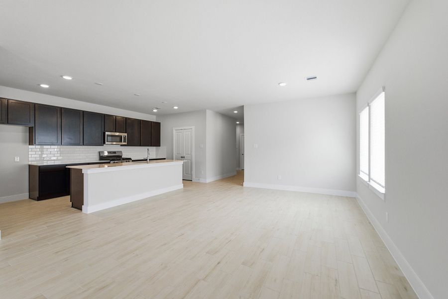 Spacious, unfurnished interior of a new home in Bluestem, Brookshire (Image 45).