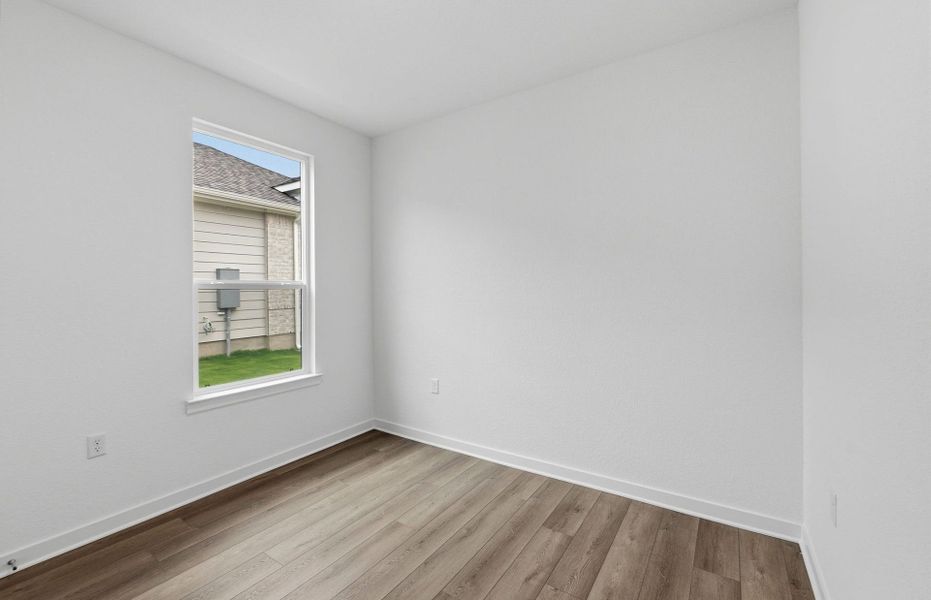 Spacious, unfurnished interior of a new home in Sun City Texas, Georgetown (Image 14).