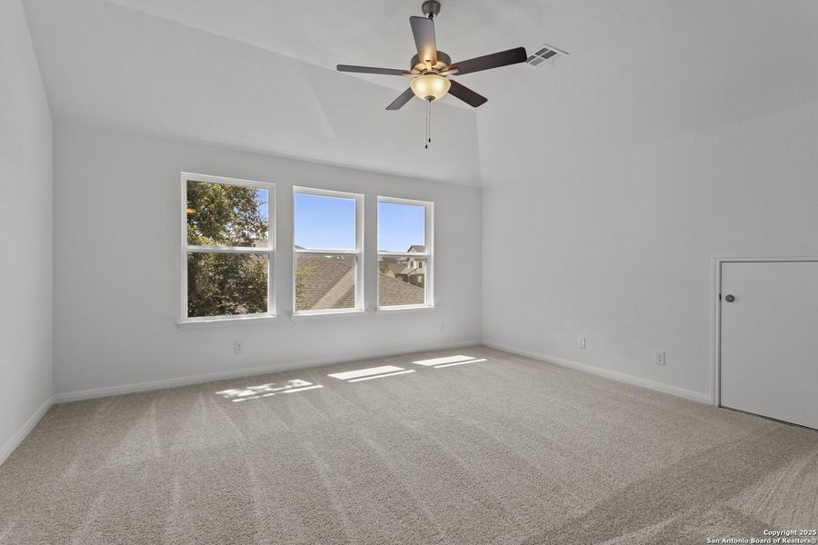 Spacious, unfurnished interior of a new home in Stillwater Ranch, San Antonio (Image 16). Spacious, unfurnished interior of a new home in Stillwater Ranch, San Antonio (Image 16).