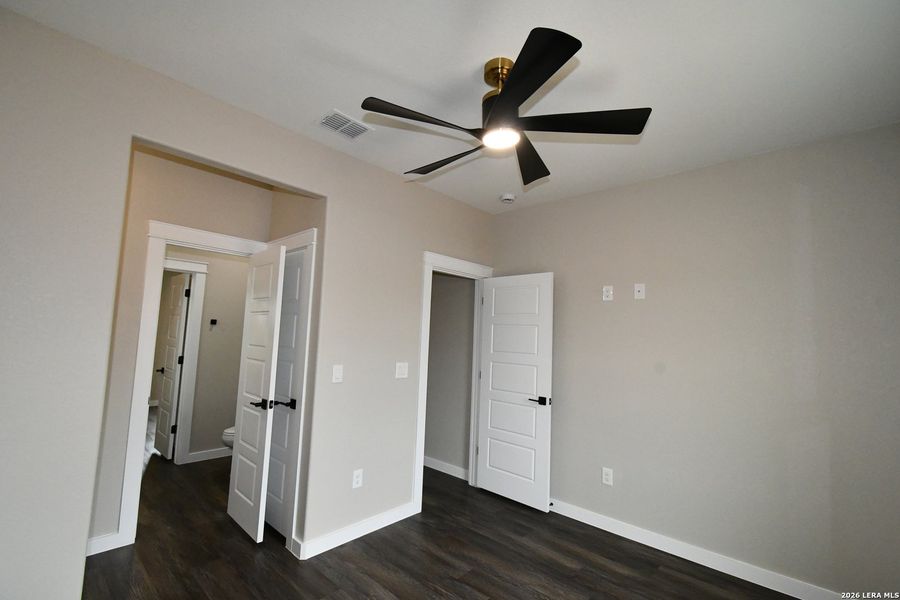 Spacious, unfurnished interior of a new home in , Von Ormy (Image 18).