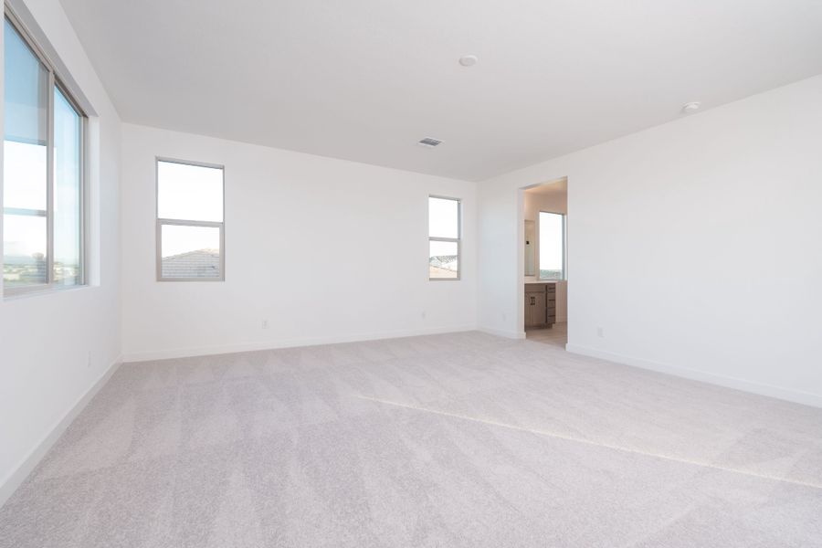 Spacious, unfurnished interior of a new home in Soleo, San Tan Valley (Image 12).