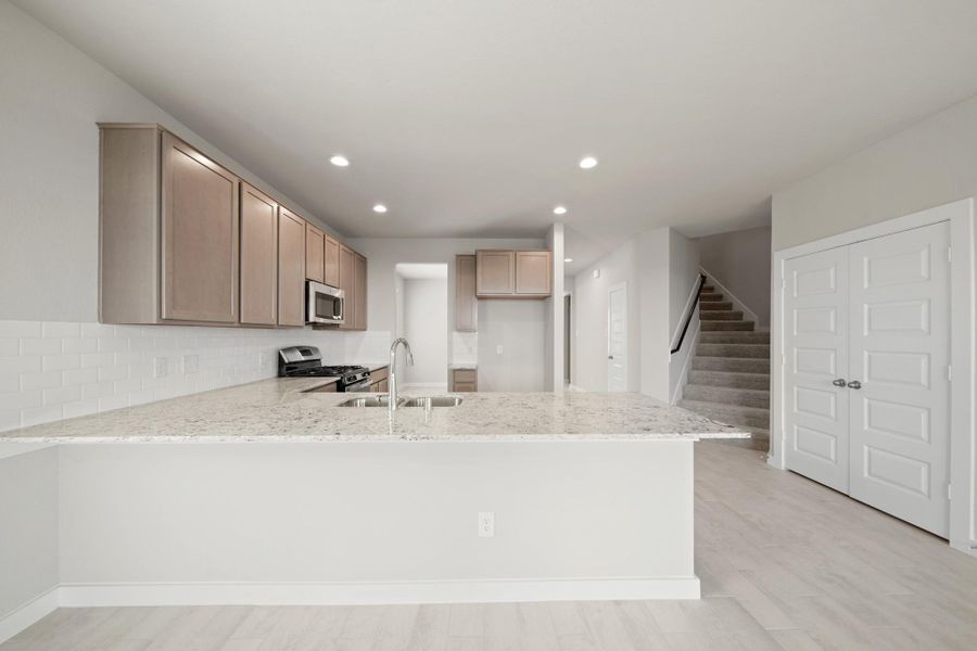 Furnished interior view inside a new home in Beacon Hill, Waller (Image 8).