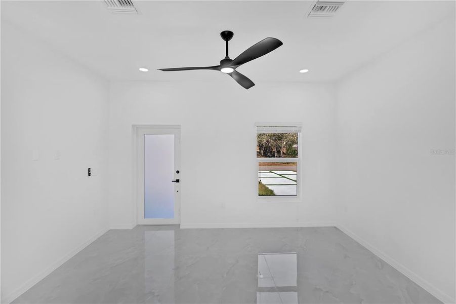 Spacious, unfurnished interior of a new home in , Punta Gorda (Image 18).