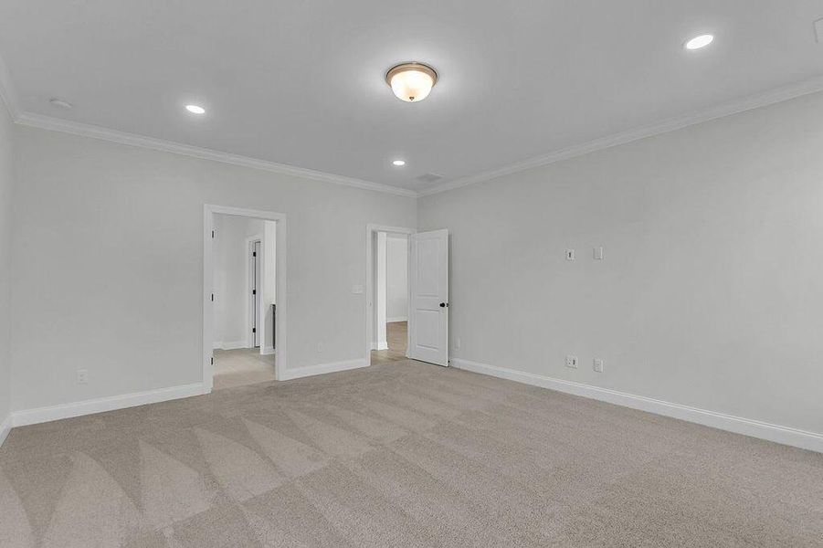 Spacious, unfurnished interior of a new home in Kings River Preserve, Hollywood (Image 32).