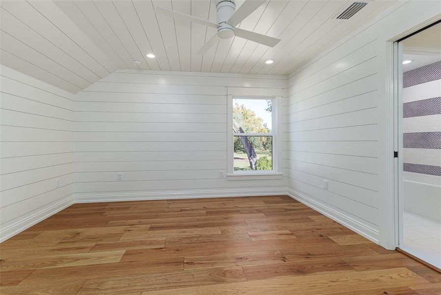 Spacious, unfurnished interior of a new home in , Lakeland (Image 27).