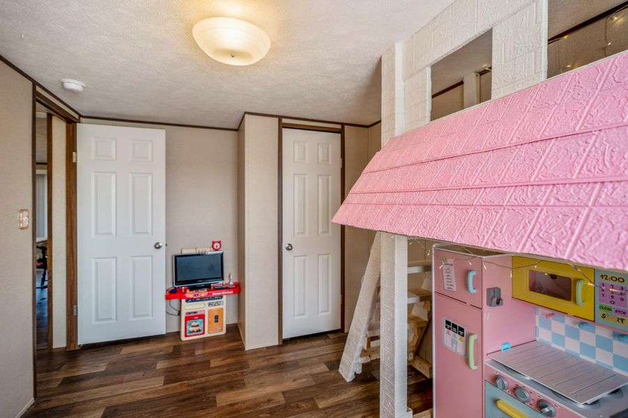 Image 38 of a home in .