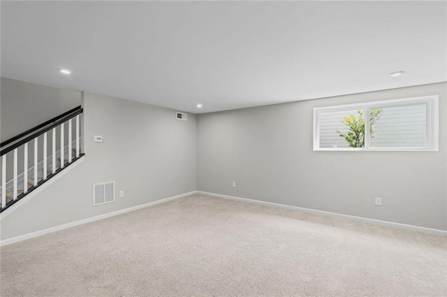 Spacious, unfurnished interior of a new home in Villas at Gold Creek, Dawsonville (Image 36).