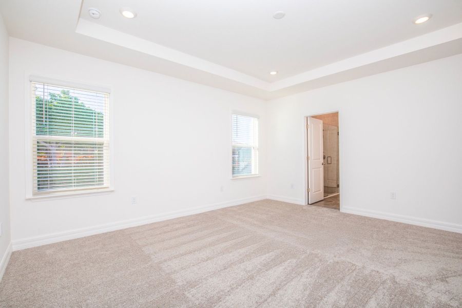 Spacious, unfurnished interior of a new home in Cape Coral, Cape Coral (Image 14).