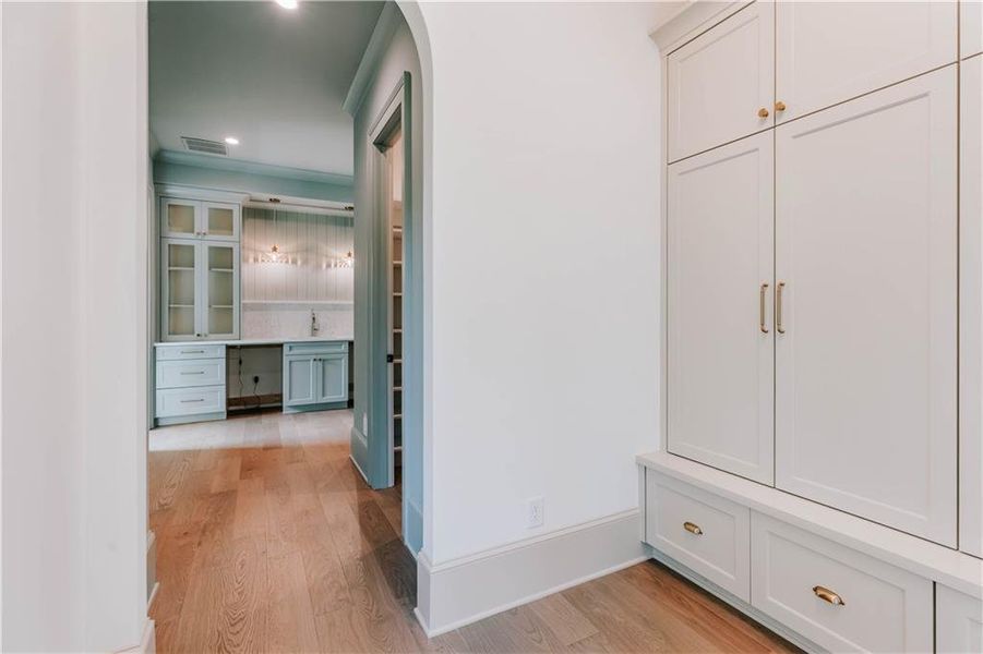 Spacious, unfurnished interior of a new home in , Jefferson (Image 27).